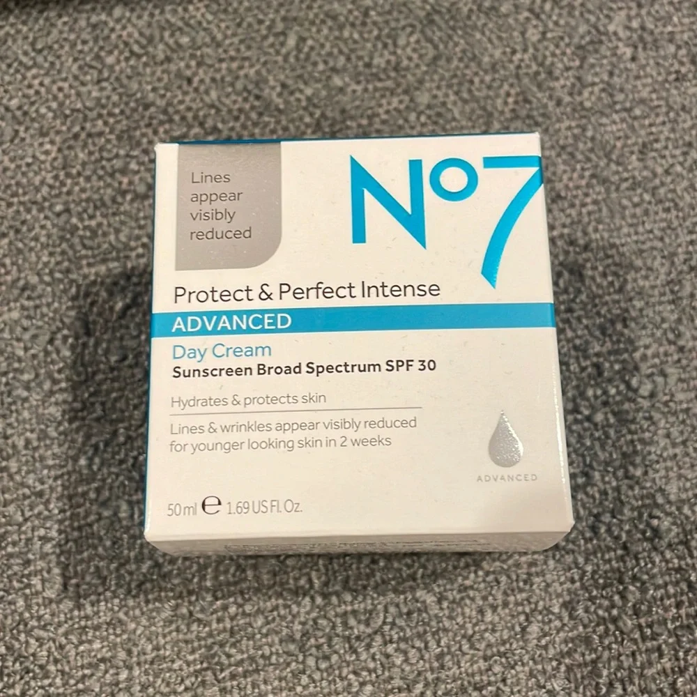 No7 beauty Protect & Perfect Intense Advanced Fragrance Free Day Cream SPF 30